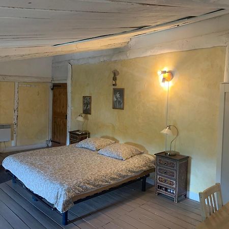 Chambres Et Table D'Hotes Au Brabo Mormoiron Esterno foto