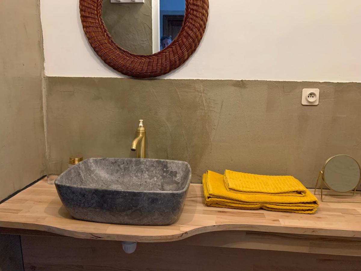 Chambres Et Table D'Hotes Au Brabo Mormoiron Esterno foto