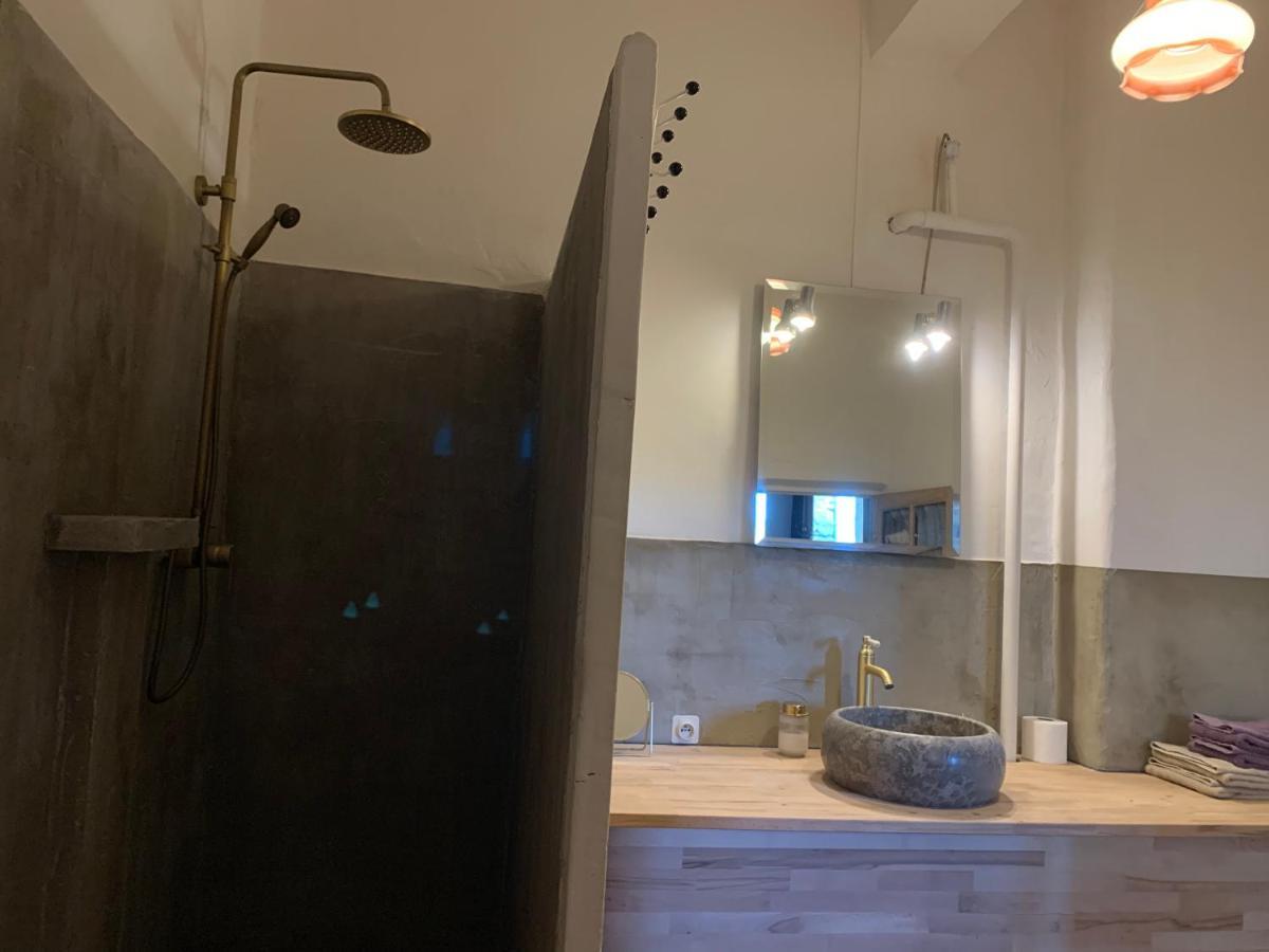 Chambres Et Table D'Hotes Au Brabo Mormoiron Esterno foto
