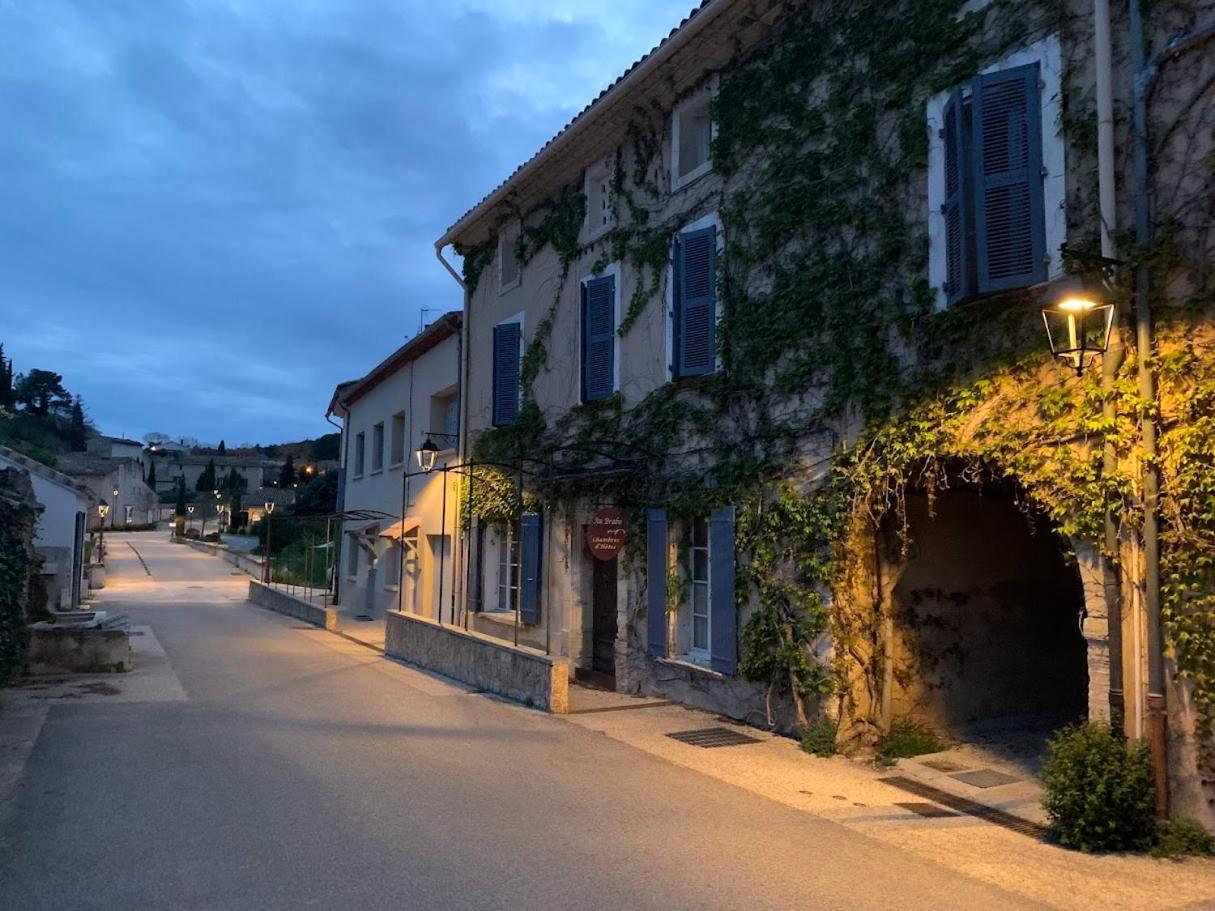 Chambres Et Table D'Hotes Au Brabo Mormoiron Esterno foto