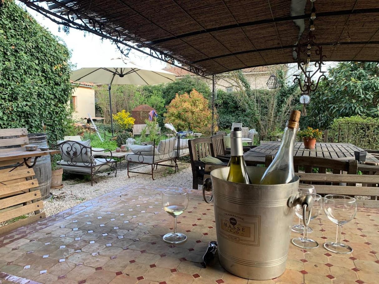 Chambres Et Table D'Hotes Au Brabo Mormoiron Esterno foto