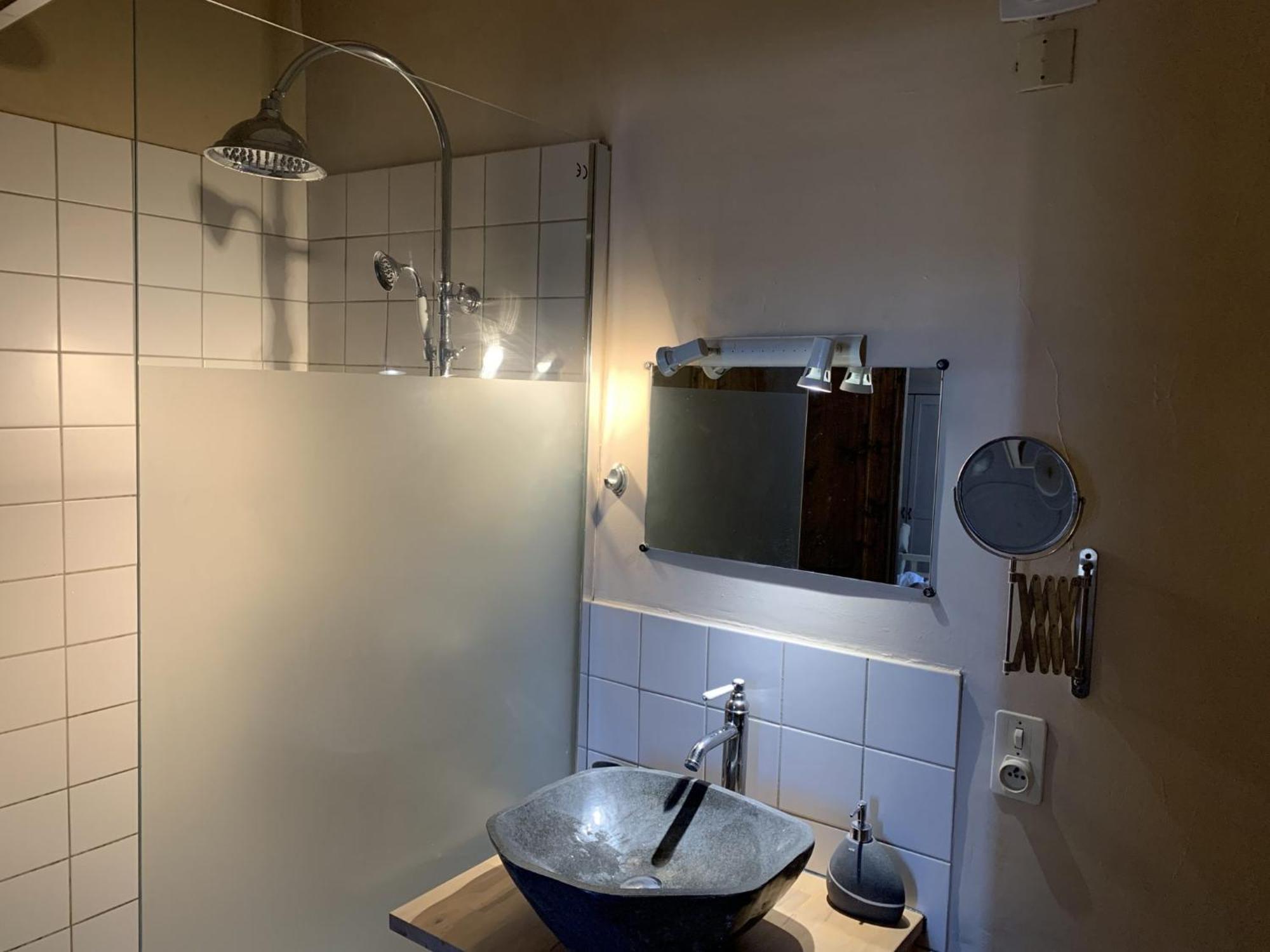 Chambres Et Table D'Hotes Au Brabo Mormoiron Esterno foto