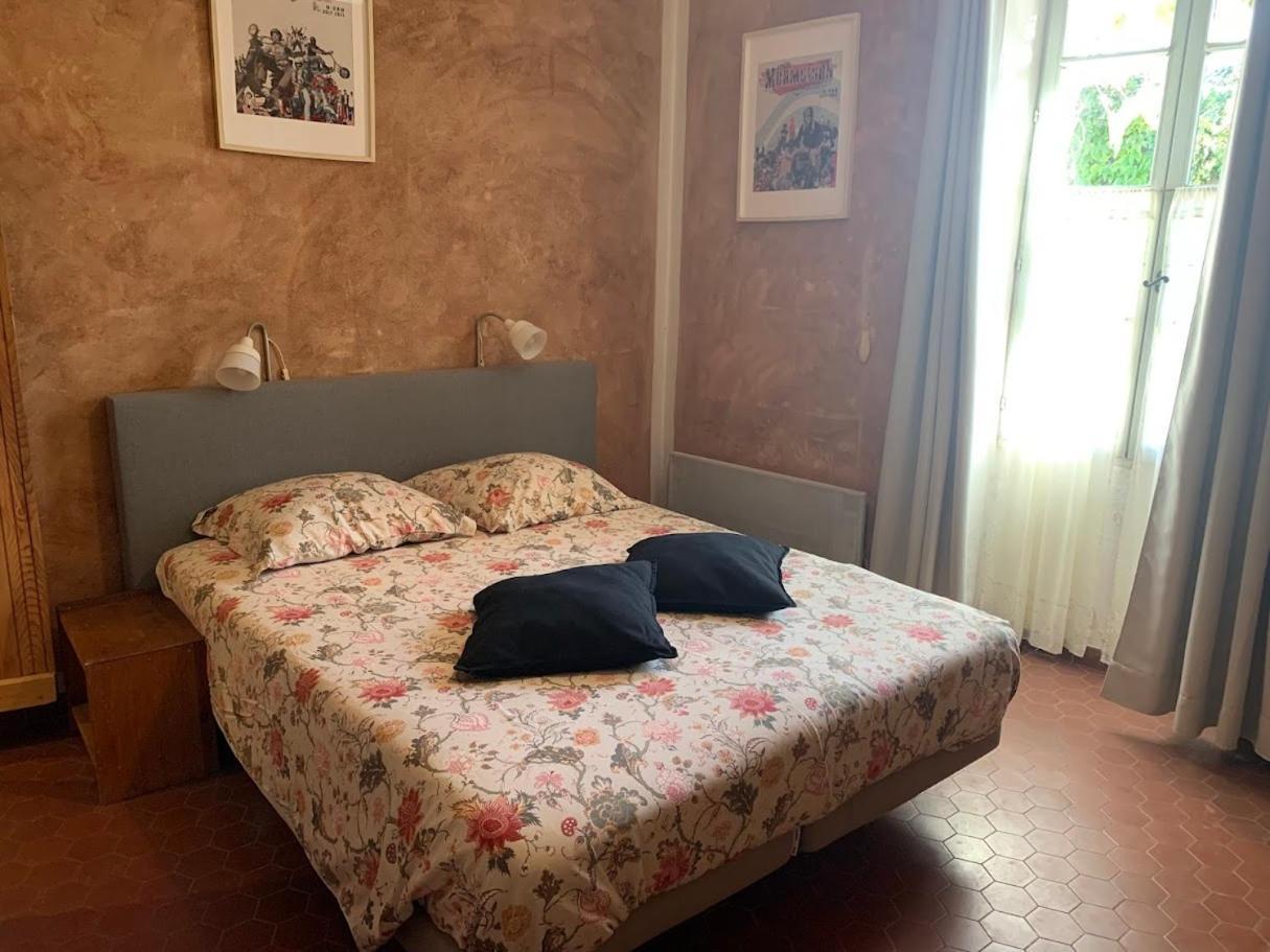 Chambres Et Table D'Hotes Au Brabo Mormoiron Esterno foto
