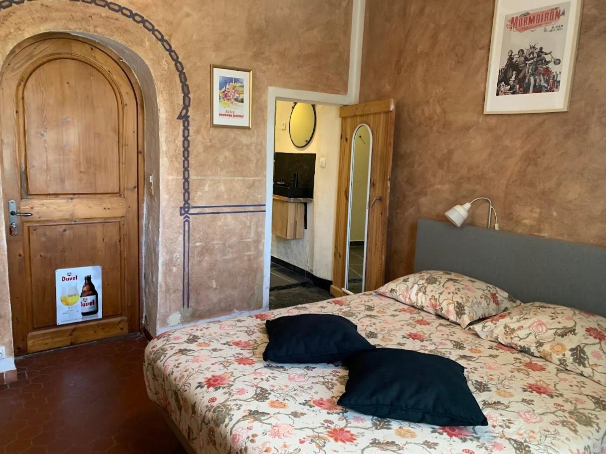 Chambres Et Table D'Hotes Au Brabo Mormoiron Esterno foto