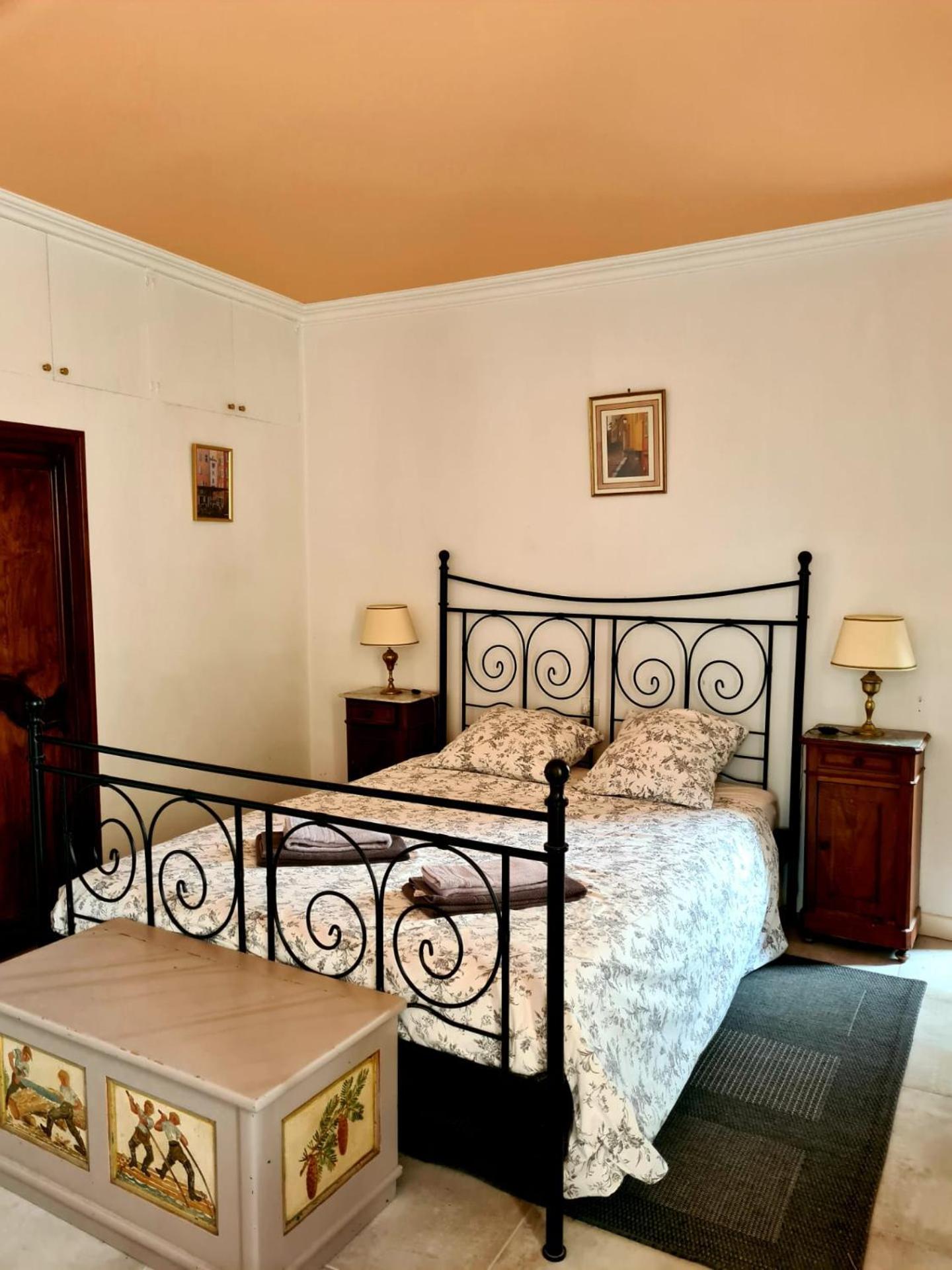 Chambres Et Table D'Hotes Au Brabo Mormoiron Camera foto
