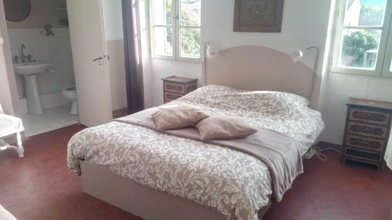 Chambres Et Table D'Hotes Au Brabo Mormoiron Esterno foto